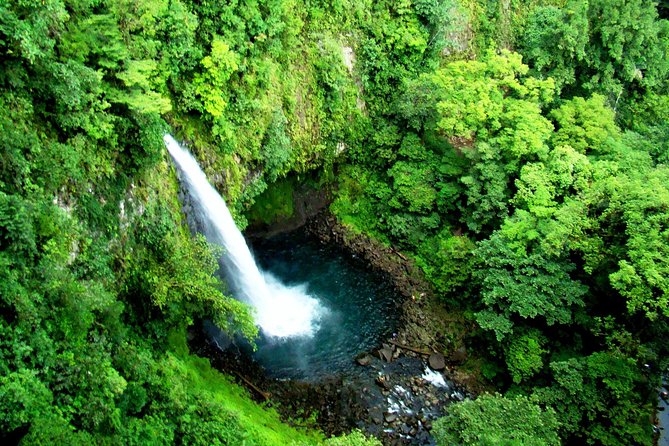 Zipline over La Fortuna Waterfall - An In-Depth Look at the Zipline Over La Fortuna Waterfall