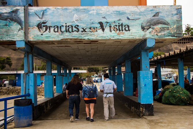 Try the Peruvian flavor + pisco sour class in the historic center of Lima - Mercado de Surquillo: A Foodies Paradise