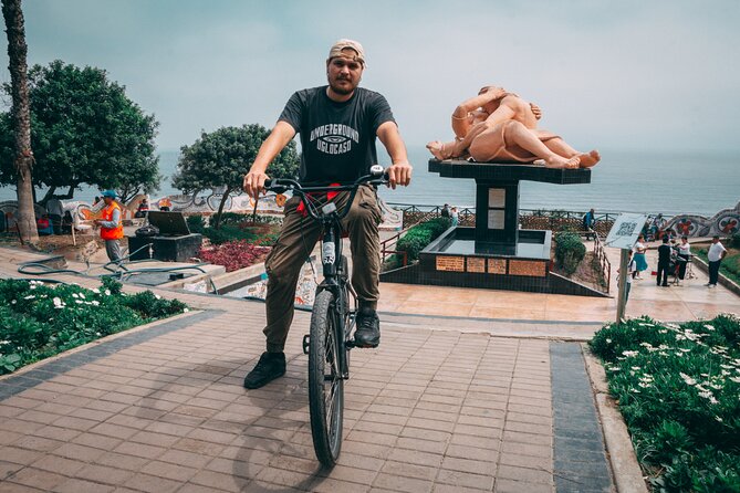 Private Bike Tour of Miraflores Exploring Lima - Discovering Miraflores on Two Wheels