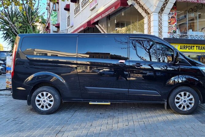 Transfer in Private Van from the Airport to Hotels in Lima - Who Should Consider This Transfer?