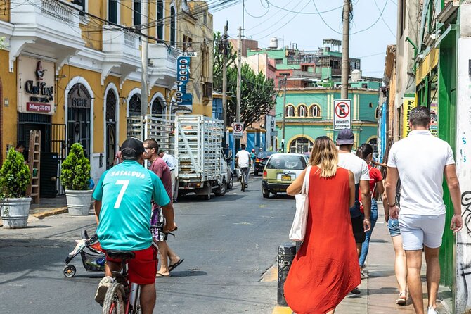 Lima Food Tour in Barranco - Sipping the iconic Pisco Sour