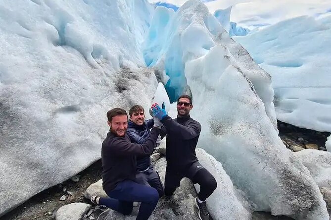 Safari Azul: Perito Moreno Boat Plus Walking Tour. Touch the ice - Key Points
