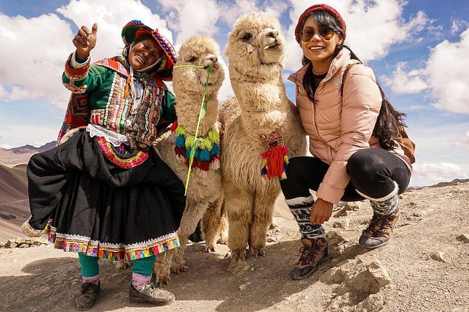 7 Colors Vinicunca Mountain Tour in 1 Day - Transportation and Group Size