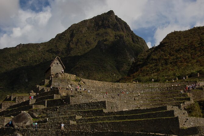 4-Day Private Tour in Cusco Sacred Valley and Machupicchu - Climbing Rainbow Mountain: A Colorful Challenge