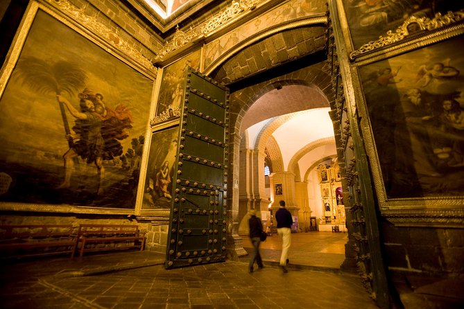 Cusco City Sightseeing, San Pedro Market, Cathedral and Qorikancha Temple - The Impressive Hatun Rumiyoc Street and the Twelve-Angled Stone