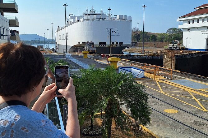 Panama Canal Tour: Miraflores Locks and Canal Zone - The Sum Up