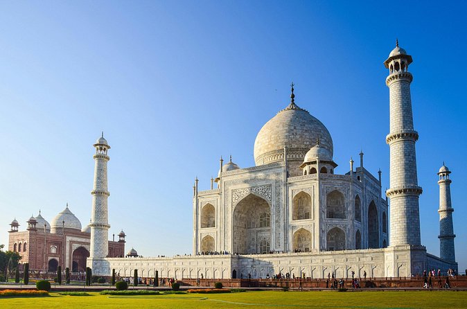 1-Day Trip to Taj Mahal and Agra from Mumbai with Both side Commercial Flights - FAQs
