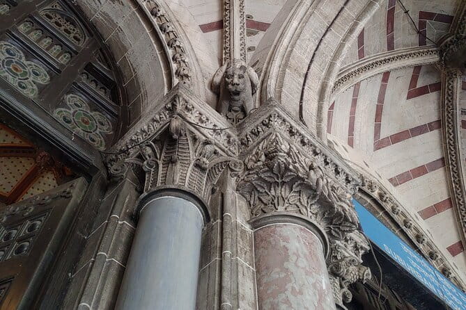 "Explore Mumbai : The City of Dreams with Historic Locations" - Key Points