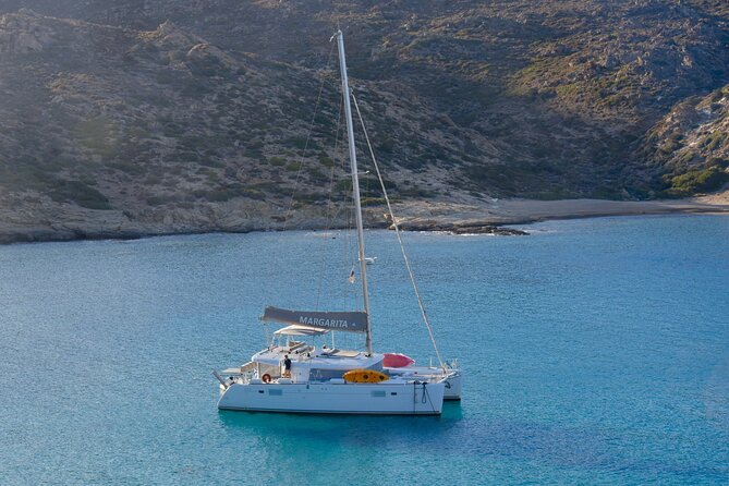 Santorini: Caldera Private Catamaran Cruise with Meal & Drinks - Exploring the Santorini Catamaran Cruise: A Deeper Dive