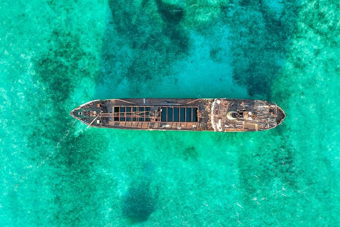Private Tour Jet Skiing Around La Famille Ship and Pristine Cays - An In-Depth Look at the Experience