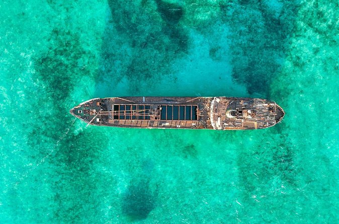 Private Tour Jet Skiing Around La Famille Ship and Pristine Cays - The Sum Up: Who Should Consider This Tour?