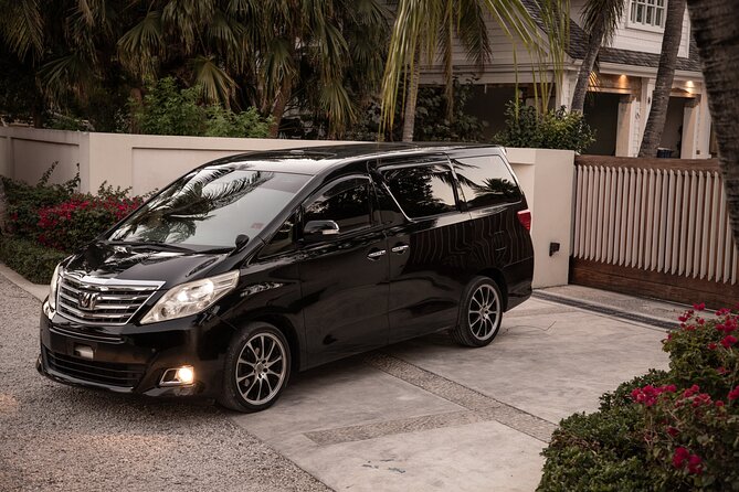 Luxury Transportation Services - Authentic Experiences Backed by Excellent Reviews