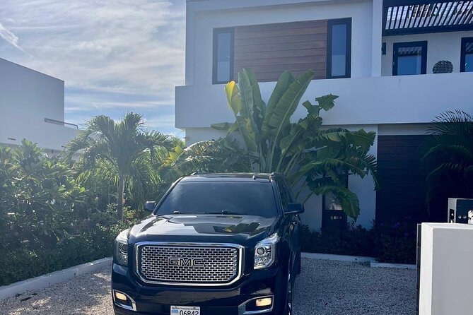 Private Luxury Providenciales Intl Airport Roundtrip Transfer - The Vehicle