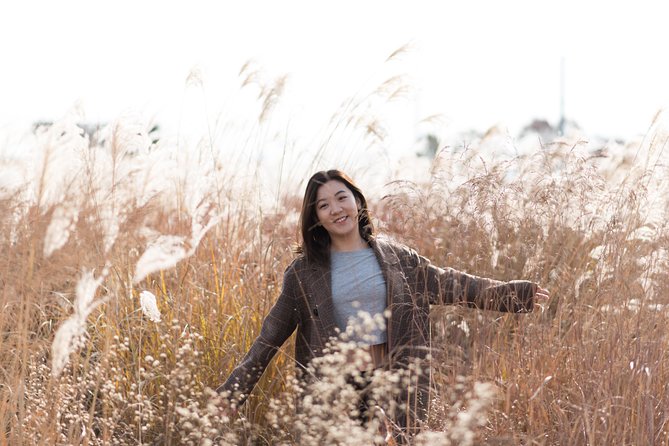 Private Sky Park Photo Shoot in Seoul with a Photographer - The Photographer and Guide Experience