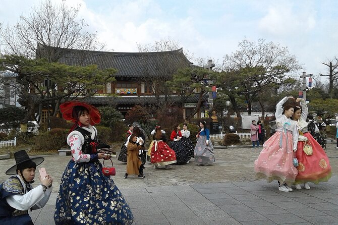Donghaksa Temple Cherry Blossom and Jeonju Hanok Village - FAQ