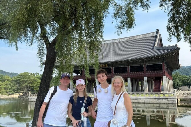 Time Travel in Seoul: Gyeongbokgung Palace, Folk Museum & Bukchon - Who Should Book This Tour?