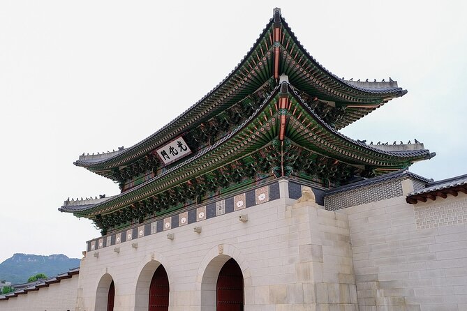 Gyeongbokgung Palace Web Guide and Room Escape Tour Ticket - Who Should Consider This Experience?